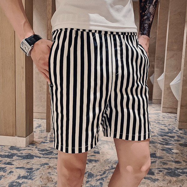 Svītraini šorti ar kabatām