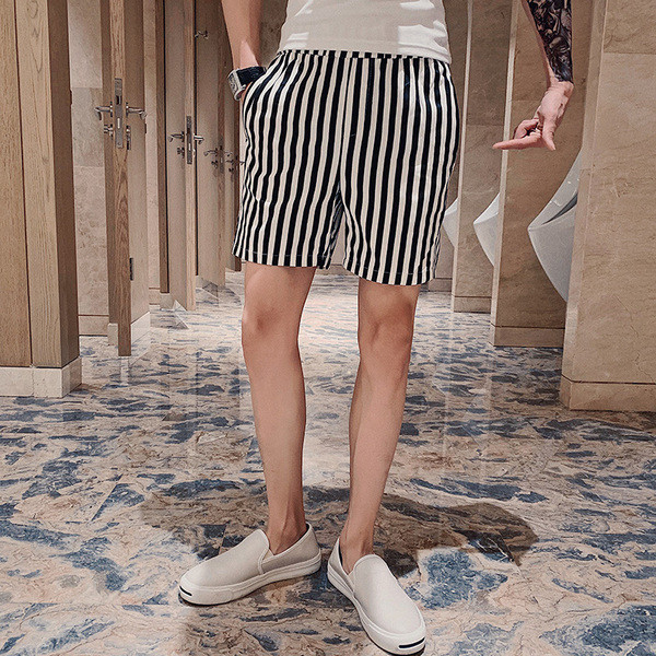 Svītraini šorti ar kabatām