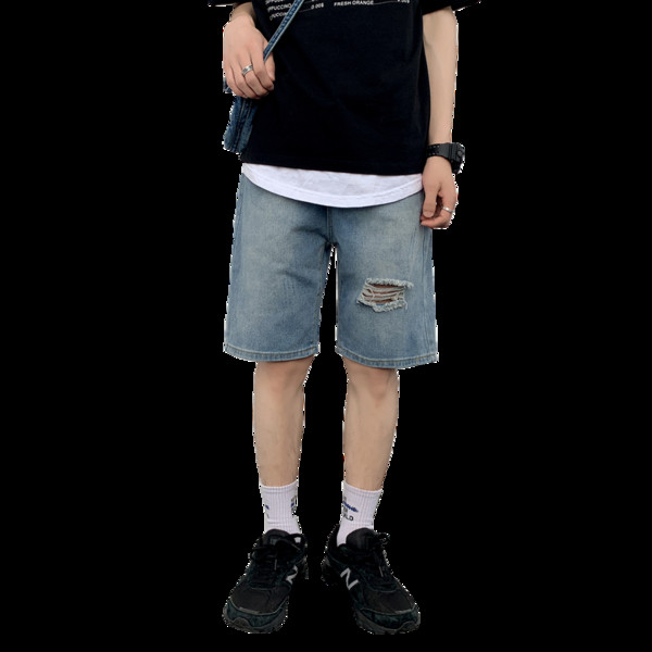 Vasaras īsi džinsi ar saplēstiem motīviem