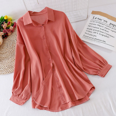 Sieviešu krekls ar klasisku apkakli un pogām