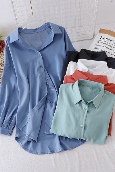 Sieviešu krekls ar klasisku apkakli un pogām