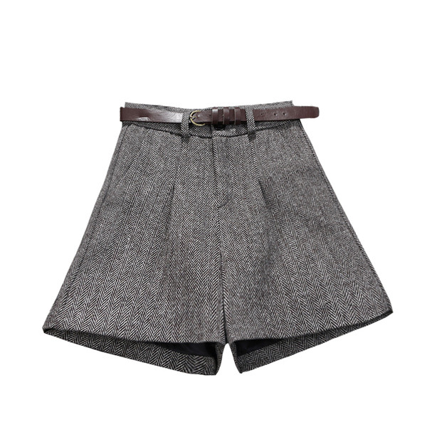 Pantaloni scurți casual de damă cu centură și buzunare