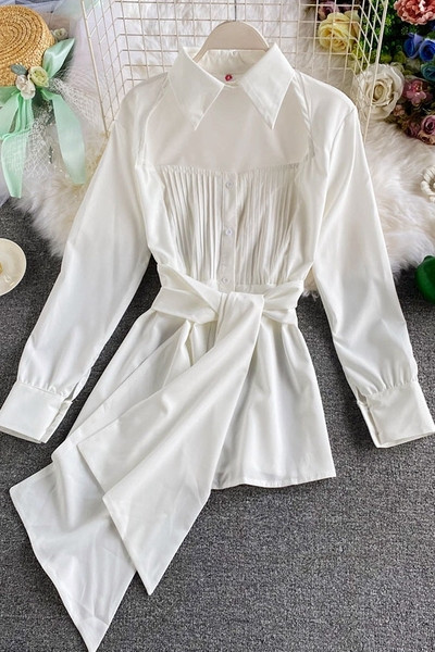 Női hosszú ujjú ing és klasszikus gallér fehér és fekete színben