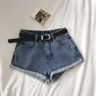 Μοντέρνα γυναικεία σορτς τζιν με ζώνη