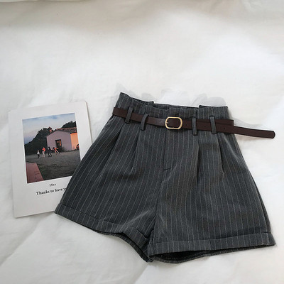 Svītraini sieviešu šorti ar jostiņu