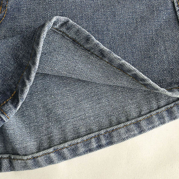 Jauns džinsa šortu modelis