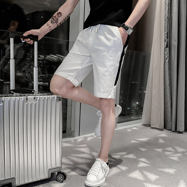 Vasarīgi moderni šorti ar sānu apmali