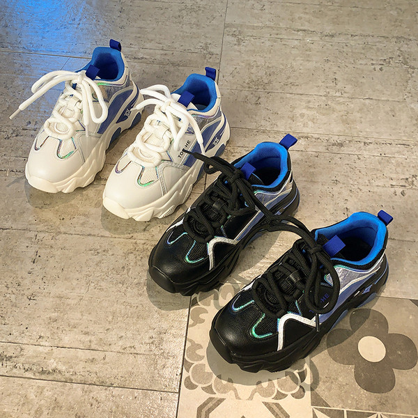 Női alkalmi tornacipő fűzővel