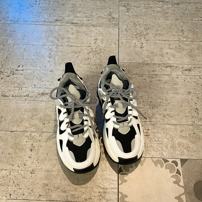 Naiste vabaaja tossud 7 cm platvormiga