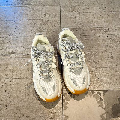 Naiste vabaaja tossud 7 cm platvormiga