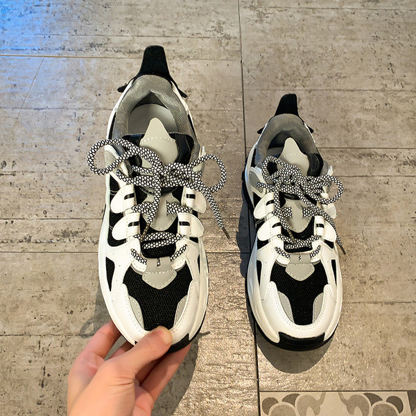 Naiste vabaaja tossud 7 cm platvormiga