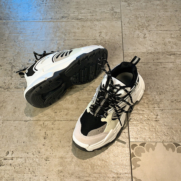 Naiste vabaaja tossud paelte ja 7 cm platvormiga