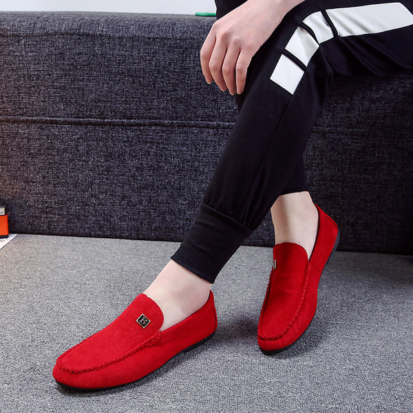 Puhtast seemisnahast ametlikud meeste mokassiinid