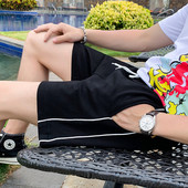 Lühikesed küljeäärega suvised püksid