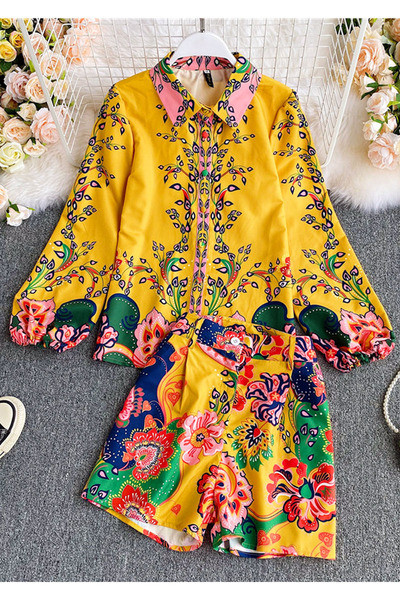 Modern női szett klasszikus gallérral, sárga színben