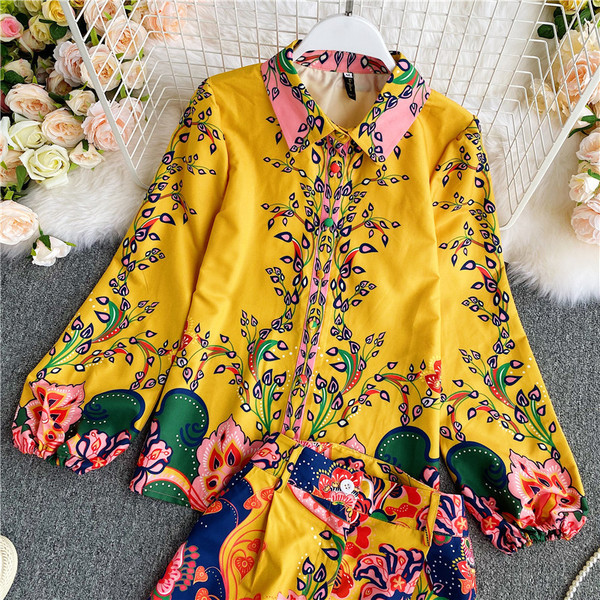 Modern női szett klasszikus gallérral, sárga színben