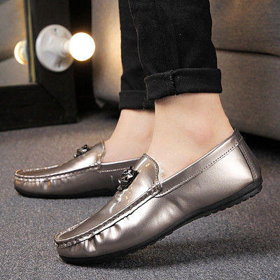 JAUNS vīriešu mokasīnu modelis no eko ādas ar metāla elementu