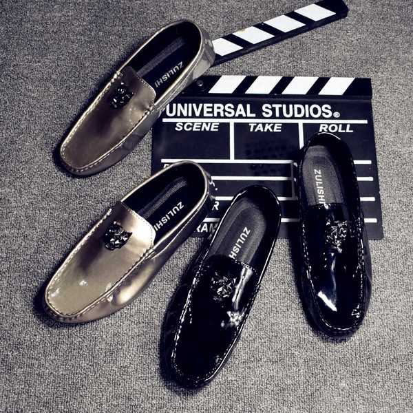 JAUNS vīriešu mokasīnu modelis no eko ādas ar metāla elementu