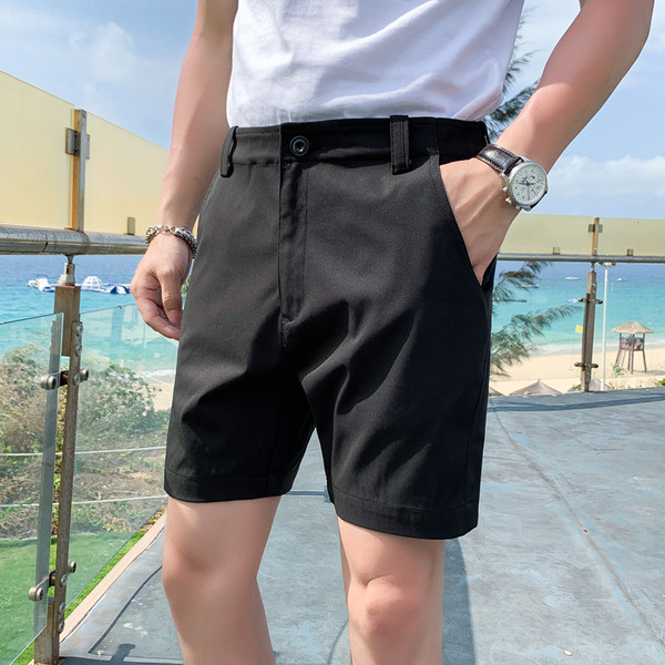 Suvised moodsad taskutega püksid