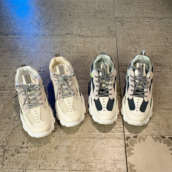 Női alkalmi tornacipő fűzővel