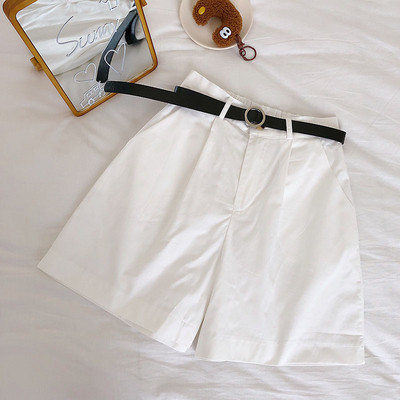 Női rövidnadrág új modellje - magas derékkal és övvel