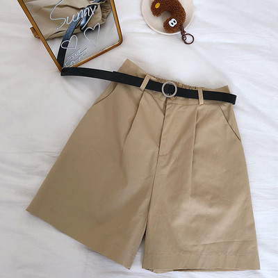 Női rövidnadrág új modellje - magas derékkal és övvel