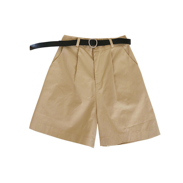 Női rövidnadrág új modellje - magas derékkal és övvel