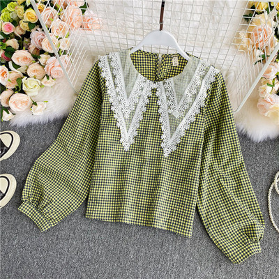 Modern női ing csipkegallérral és ovális nyakkivágással