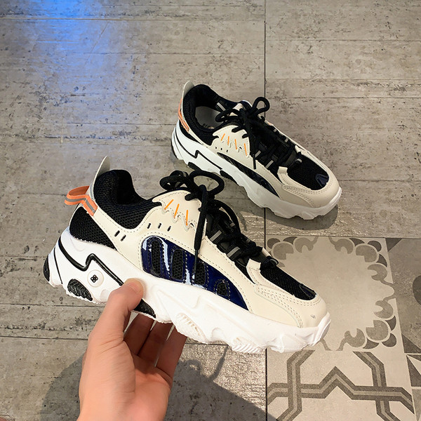 Sieviešu kedas ar šņorēm un 5 cm platformu