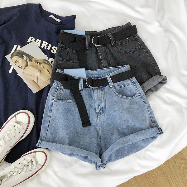 Jauns sieviešu šortu modelis