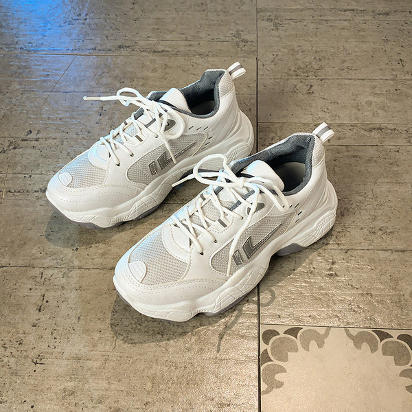 Sieviešu sporta un ikdienas kedas ar mežģīnēm