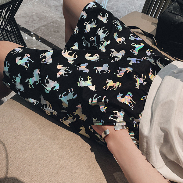 Rövid nyári rövidnadrág színes nyomattal