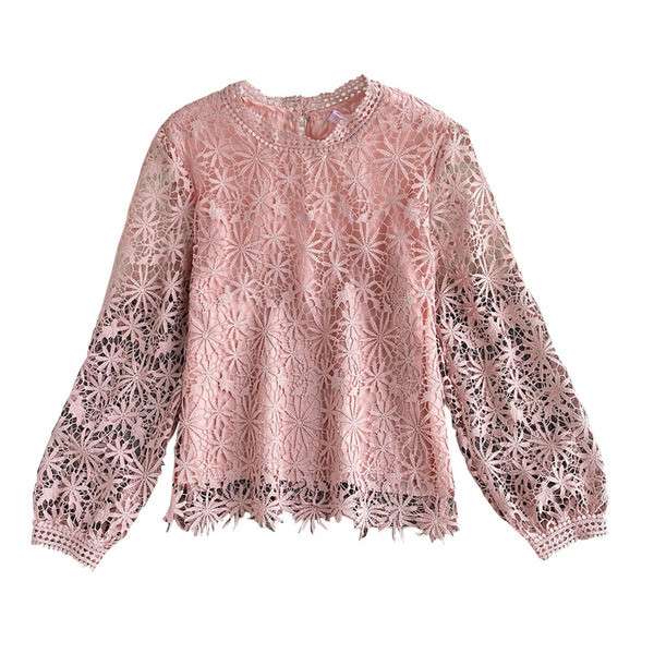 Moodne naiste pitssärk ovaalse kaelusega ja pikkade varrukatega