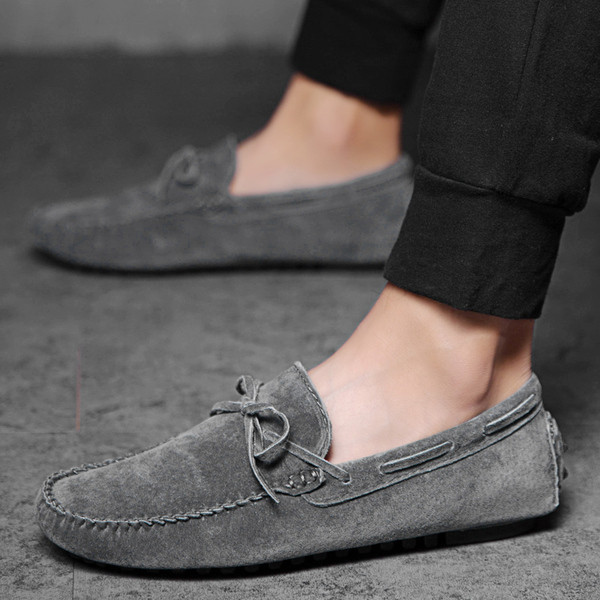 Mūsdienīgi vīriešu mokasīni no eko zamšādas ar mežģīnēm