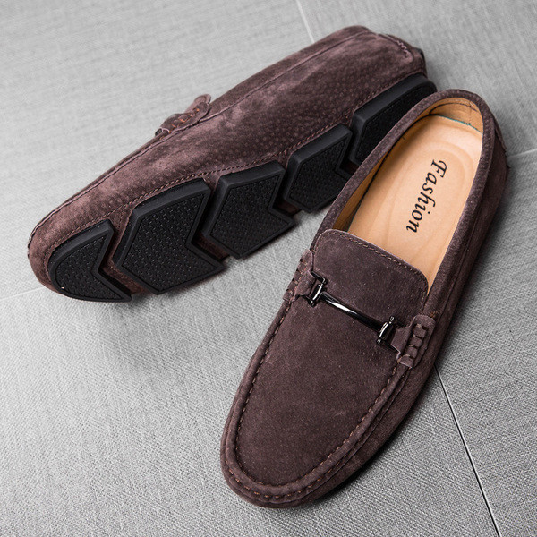 Modern férfi mokaszin fém elemmel és öko velúrral