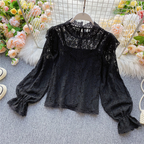 Női ing magas csipkegallérral és hosszú ujjal