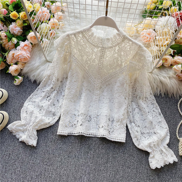 Női ing magas csipkegallérral és hosszú ujjal