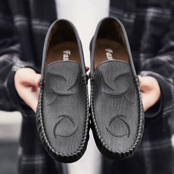 Modern férfi mokaszinok öko bőrből