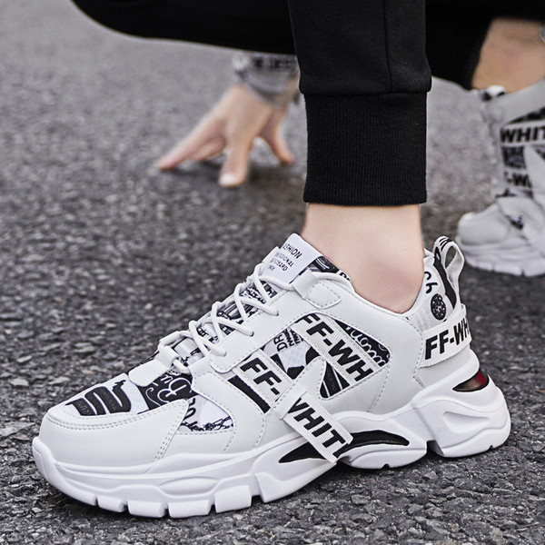 Kolmes värvitoonis paelte ja kareda tallaga meeste vabaaja tossud