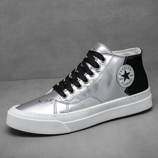 Férfi alkalmi tornacipő lapos talppal és fűzővel ezüst színben