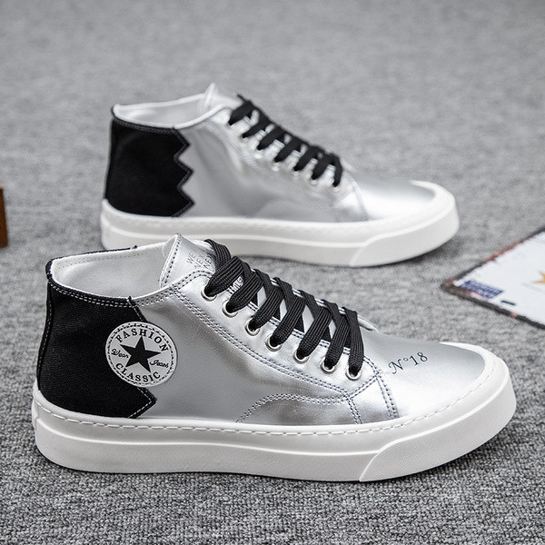 Férfi alkalmi tornacipő lapos talppal és fűzővel ezüst színben