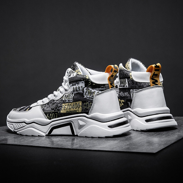 Ikdienas vīriešu kedas ar mežģīnēm un raupju zoli