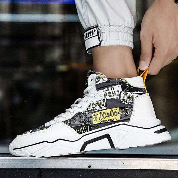 Ikdienas vīriešu kedas ar mežģīnēm un raupju zoli