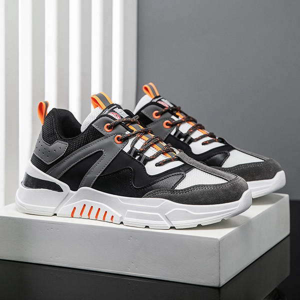 Jauns vīriešu kedu modelis ar šņorēm un plakanu zoli