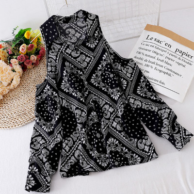 Női alkalmi ing csupasz vállakat és gombokat fehér és fekete színben