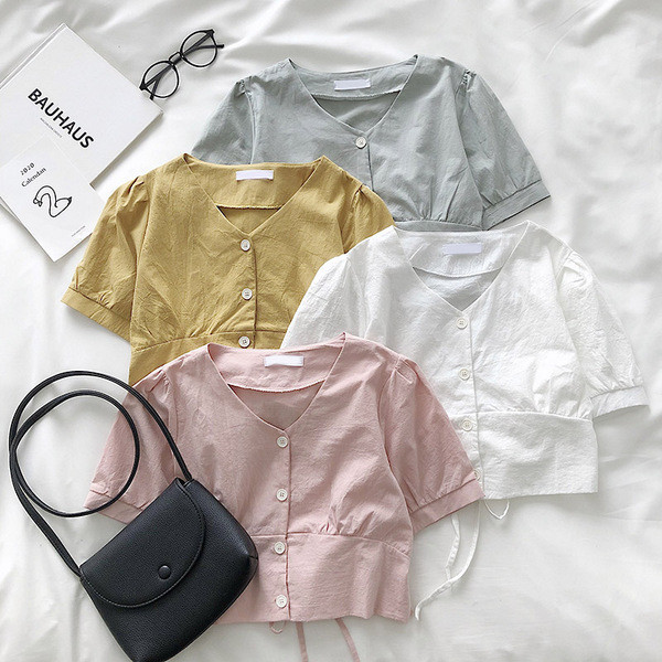 Moderns sieviešu krekls ar špica kakla izgriezumu - īsām piedurknēm