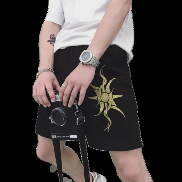 Ikdienas šorti ar zelta apdruku