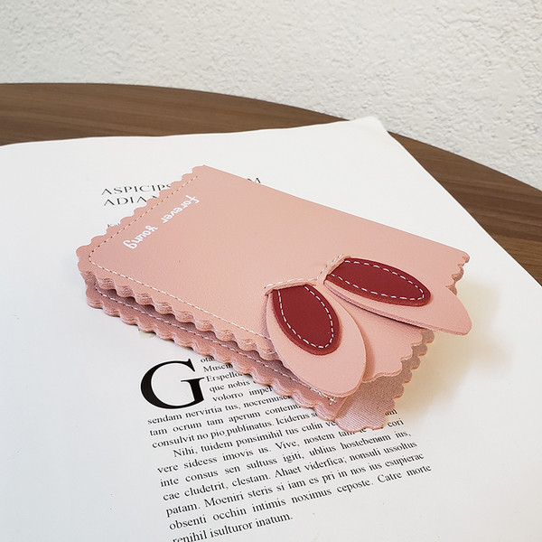 Moderns sieviešu mazais maciņš ar 3D elementu