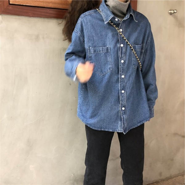 Alkalmi női farmer ing gombokkal és zsebbel