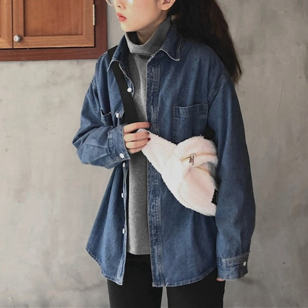 Alkalmi női farmer ing gombokkal és zsebbel